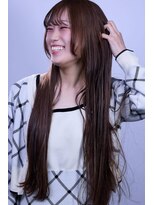 アンアタッシュ(UNE ATTACHE)&nbsp;Mallow Greigeでやわらかく見える大人の透明感×トレンドロング