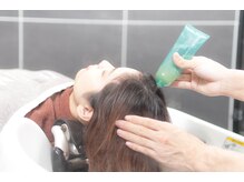 【クレンジング】 頭皮や毛穴に溜まった 皮脂やシリコンも完全リセット！ヘアケアの下地を整えます。