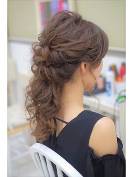 リサ 恵比寿(risa.) ねじりのふわふわネオハーフ