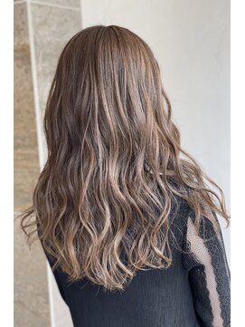 ラテ 渋谷(LATTE) ミルクティーベージュカラー 大人似合わせカット