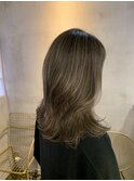 根元を染めないハイライトデザイン