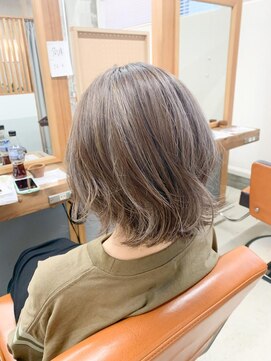 ユッカ エルア 武庫之荘南口(YUCCA elua) [エルア角床]大人可愛いハイライトグレージュ