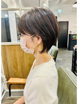 シウ(shiwu) スッキリ小顔ショート