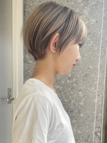 サンク 原宿 表参道(cinq) ハイトーンショート前髪ありミルクティーカラーダブルカラー30代