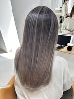 イト(ito.)&nbsp;バレイヤージュパール_ハッシュカット_フルバング