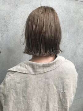 金子美容室 ハイトーンボブ