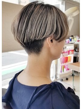 フロア(FLOOR) #切りっぱなしショート#ハンサムショート#金沢文庫FLOOR八木