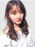 20代30代40代大人女性ミディアムレイヤー前髪シースルーバング