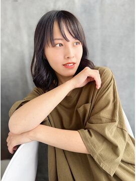 フォーハウス プラスエヌ(FOURHAUS +n) 20代30代40代　黒髪ミディアムくびれレイヤー＃883