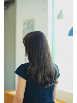 髪と生活美容室 大分本店 艶のあるグレージュ