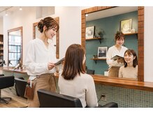 一人ひとりの理想に寄り添い、丁寧なカウンセリングで“なりたい”を形にするサロン。