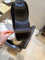 ジーナ 船橋(Zina)&nbsp;乾かすだけでまとまる艶髪〇 Premium矯正 Zina佐藤