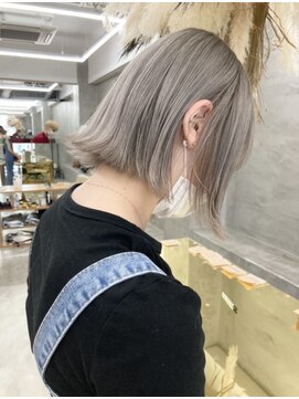 ソーコ 渋谷(SOCO) ハイトーンホワイトベージュグレージュケアブリーチ