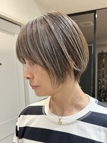 ハーツ(Heart's)&nbsp;白髪ぼかしグレージュ×丸みショート　脱白髪染め　白髪活かし