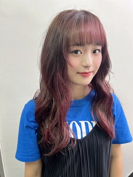 ルアナ(Luana) 顔周りレイヤーワインレッド