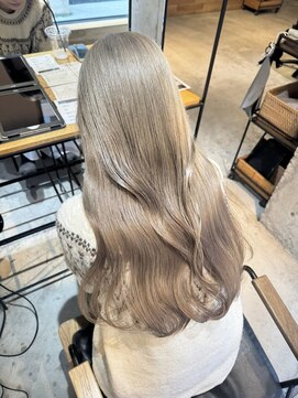 リムレス(LIMLESS) ミルクティーベージュホワイトダブルカラーブリーチ新潟万代