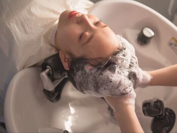 モーメント(Moment)の写真/頭皮から極上の癒しをご提供♪ヘッドスパ専用(YUME)での個室施術でリラックス効果&健康的な美しい髪へ…＊