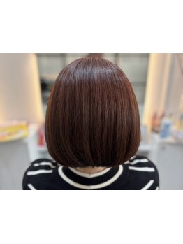 《骨格や髪質を見極めカットします》どこから見ても綺麗なシルエットを実現◎ショートにするなら<Queens>へ