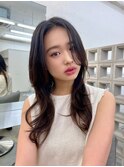 くびれ顔まわりレイヤーカット大人かわいいオリーブヘア20代30代