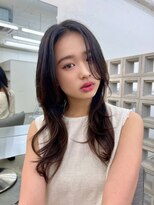 ヒュー 広島(HEW)&nbsp;くびれ顔まわりレイヤーカット大人かわいいオリーブヘア20代30代