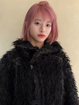 ぱつっとボブ・ショート/タッセルボブ/くびれ/20代/ぱっつん