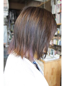 オーバーキャプテンネイキッド(OVER CAPTAIN NAKED) 切りっぱなし外ハネボブ×ランダムカラー