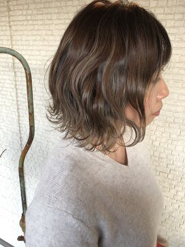 ヘアアンドビューティー クローバー(Hair&Beauty Clover) グレージュ　ボブ/ぱっつん前髪/ボブパーマ