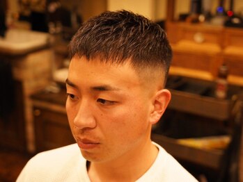 ピーキーズ 小倉店(Peaky's)の写真/[個室あり]Barberだからこそのシェービング技術で髪だけでなくひげや眉などの身だしなみもトータルサポート