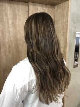 ザオフショア(THE OFF SHORE) ハイライト×ミルクティー