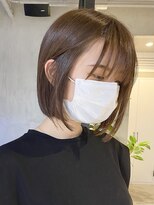 エリマ 調布(elima)&nbsp;大人ミニボブ 長め 前髪あり アッシュベージュ 明るい白髪染め
