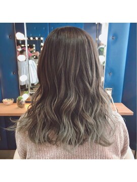 プレゼンス ブレインズ 下北沢(PRESENCE BRAINS) 『BRAINS』透明感＆浮遊感！柔らかカーキーグレージュミディ