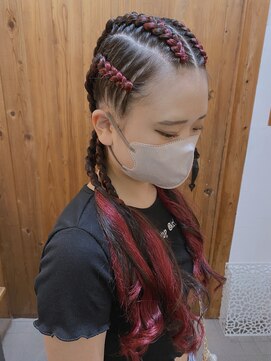 カペリマレーナ(Capelli Malena) コーンロウ 毛先ウェーブ巻き