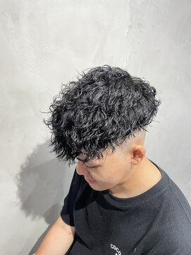 クロー(CROW) フェードカット×スペインカール