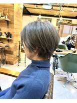 チリンバイロストシティー(Chillin by LOSTCITY)&nbsp;白髪ぼかしハイライト×トレンドショートボブ