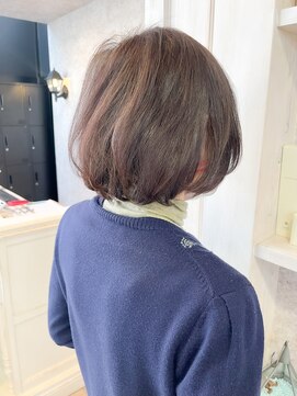 キャアリー(Caary) 福山人気ふんわりパーマショートボブ斜めバング骨格補正40代50代