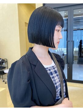 スニュウ(snuw) 切りっぱなしボブ小顔カットグレージュミルクティ