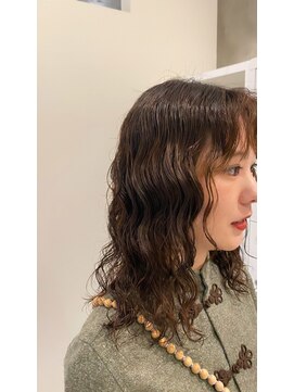 ニュアンスウェーブミディ×濡れ感パーマ