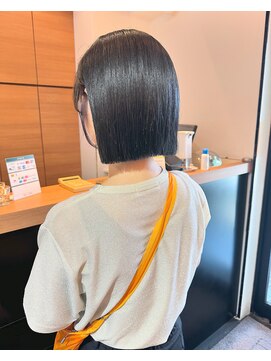 ファービヨンド(far beyond) ダークグレージュ切りっぱなしボブ