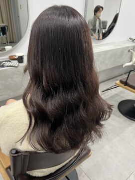 タミーズ 金山(Tummy's) 柔らかさ引き出すブラウンカラー