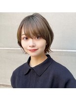 ラナ 渋谷(Lana)&nbsp;【Chill】小顔大人かわいい外ハネピンクベージュクールショート