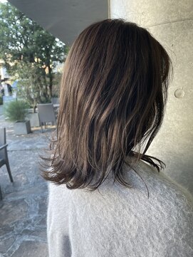 シェル 吉祥寺(shell) 大人かわいい30代40代アッシュグレージュ_外ハネミディアム