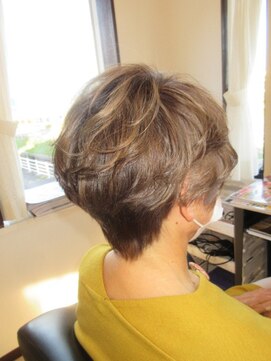 コア フィール ア デイ(COIFFURE A DAY) 【見附今町M3D)M3Dピコカラー　お得クーポンでトリートメント】