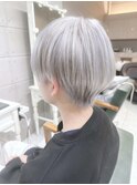 ブリーチデザイン×ホワイトアッシュカラー　マッシュボブ
