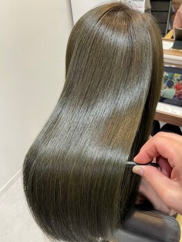 スリー いわき(iii)の写真/【艶めく美髪】髪質改善ストレート◇ダメージを抑えながら美しい髪に。[いわき/髪質改善/前髪縮毛矯正]