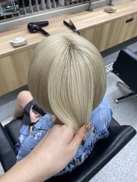 ペレ 渋谷(PELE) イメチェン/ホワイトブロンド/外ハネボブ/美髪/渋谷