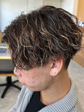 フゥ 宇都宮(FeU) 栃木メンズ波巻きスパイラルパーマシャドウパーマツイストパーマ