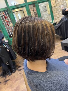 ヘアーラウンジ アンフィ 井土ヶ谷(Hair Lounge Anphi) 白髪ぼかしハイライト