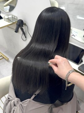 ワンズ リー 上大岡店(One's ly) 大人ガーリーダークアッシュ似合わせカット［上大岡］