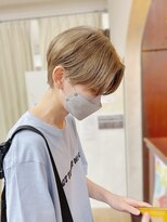 ハピネス 王寺店(Happiness)&nbsp;ハンサムショート ハイトーンショート ブロンド センターパート