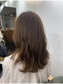 ロングレイヤーヘア×ミルクティーカラー